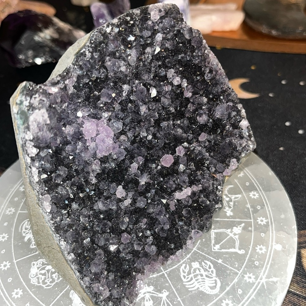 Amethyst druzy free form